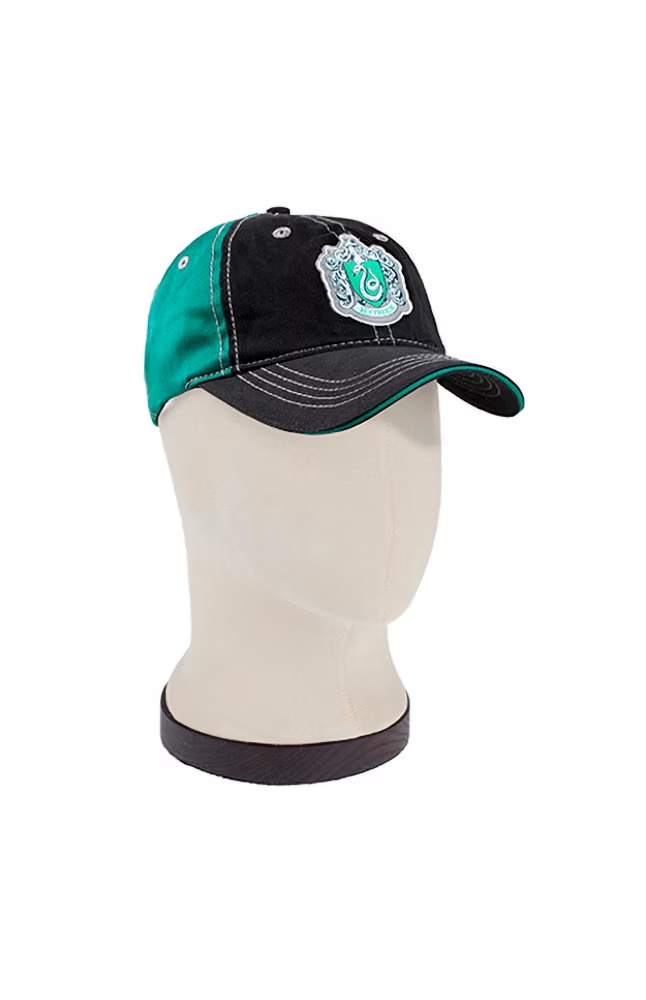 Slytherinâ¢ Crest Cap
